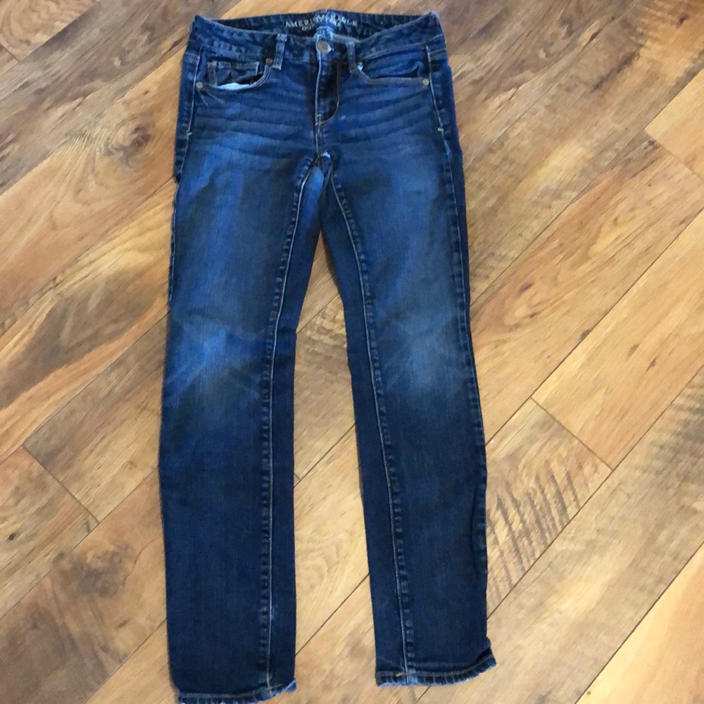 America Eagle size 2 short skinny jeans